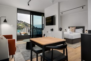 Appartement Deluxe | 1 chambre, coffre-fort, bureau, fer et planche Ă repasser