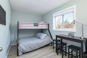 2 bedrooms, WiFi, bed sheets