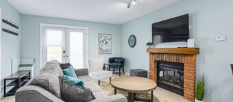 The Alpine - Central Collingwood Condo