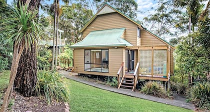LEAFY FAMILY BEACH RETREAT | Accom Holidays