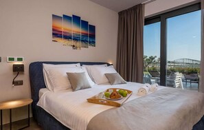 5 Schlafzimmer, Bügeleisen/Bügelbrett, Reisekinderbett, kostenloses WLAN