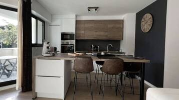 Fridge, microwave, oven, dishwasher