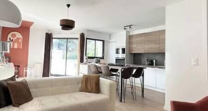 Appartement 2 Chambres Idéalement Situé en Centre Ville et au Calme