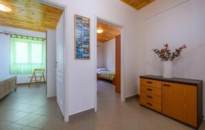 3 chambres, fer et planche à repasser, lit parapluie, Wi-Fi gratuit