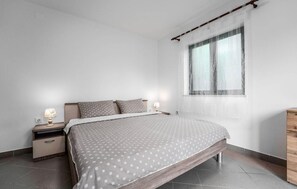 3 bedrooms, iron/ironing board, travel cot, free WiFi - Beautiful home in Labin with WiFi (Labin)