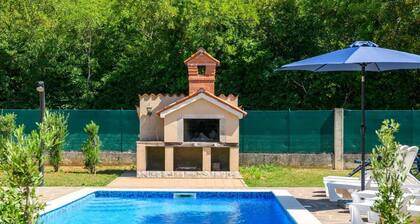 Beautiful home in Labin with WiFi