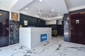 Reception - Fabhotel Shri Krishna (Vadodara)