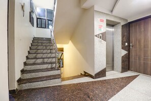 Lobby - Fabhotel Mohit Regency (Bhopal)