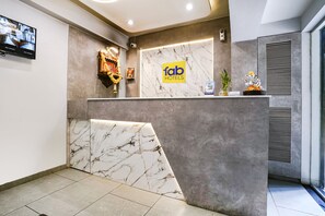 Reception - Fabhotel Aahan (Navi Mumbai)