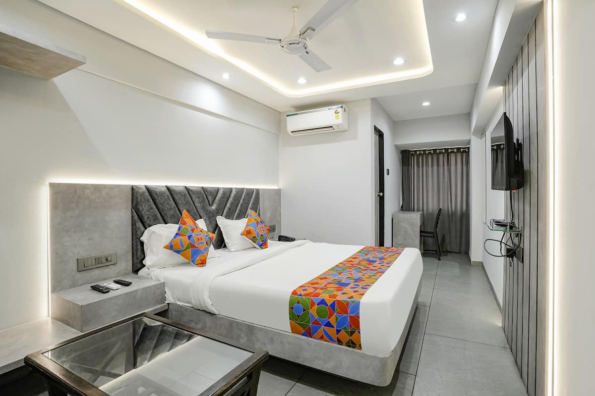 Deluxe kamer | Lakens van Egyptisch katoen, luxe beddengoed, een kluis op de kamer