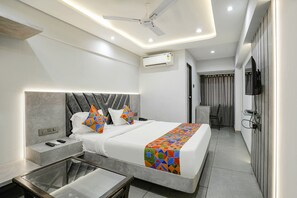Deluxe Room - Fabhotel Aahan (Navi Mumbai)