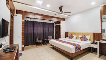 Egyptian cotton sheets, premium bedding, in-room safe, free WiFi