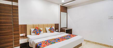 Egyptian cotton sheets, premium bedding, in-room safe, free WiFi