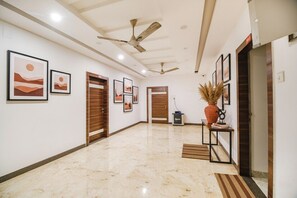 Lobby - Fabhotel Apple Tree (Guwahati)