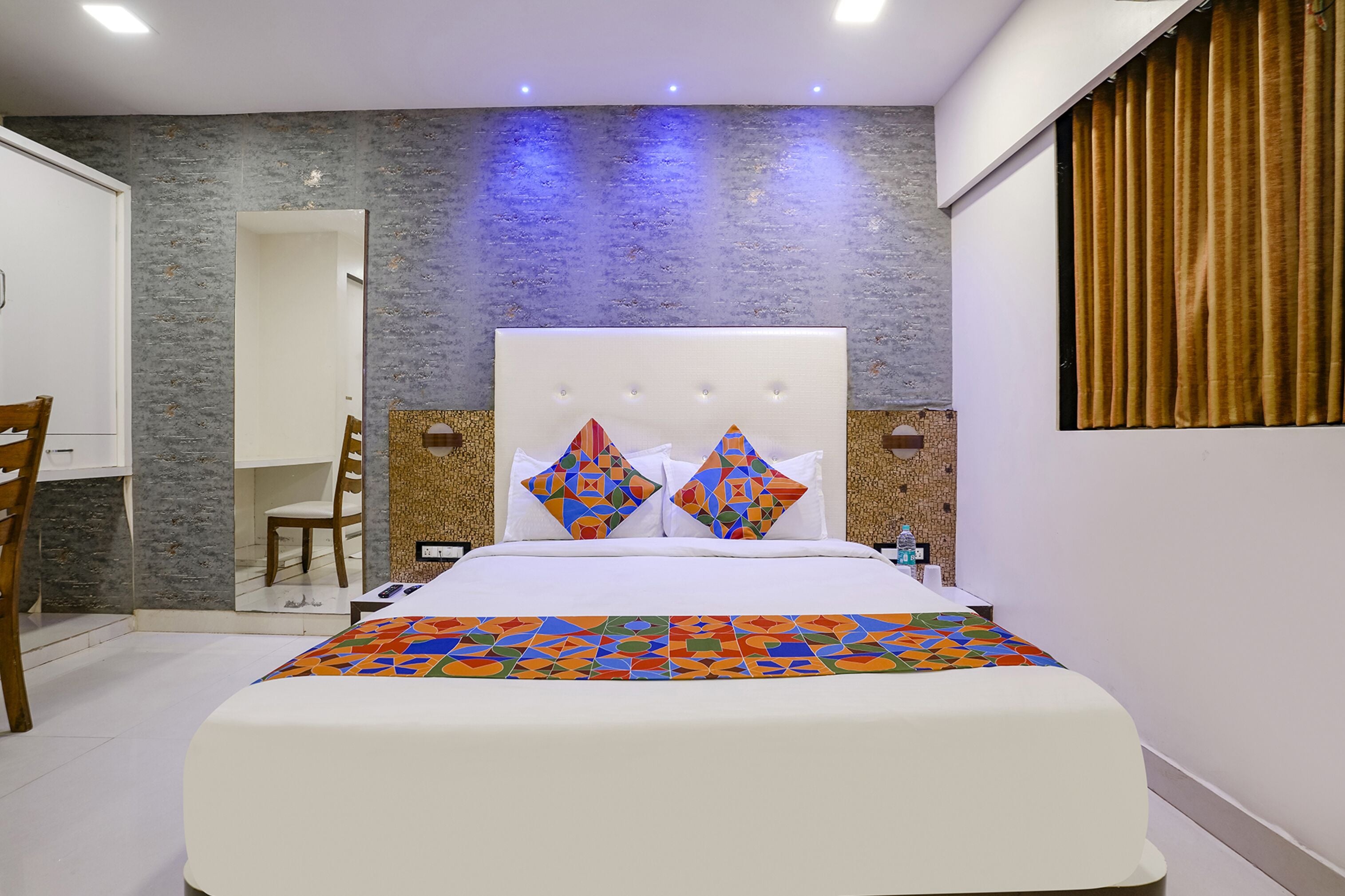 Lakens van Egyptisch katoen, luxe beddengoed, een kluis op de kamer