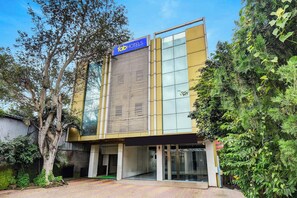 Front of property - FabExpress Sun n Shine (Pune)