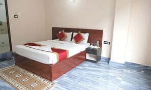 Deluxe Room | Egyptian cotton sheets, premium bedding, in-room safe, free WiFi - Fabhotel Flowery Pekoe Inn (Gangtok)