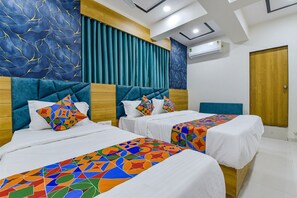 1 bedroom, Egyptian cotton sheets, premium bedding, in-room safe