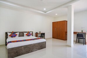 Deluxe Room | Egyptian cotton sheets, premium bedding, in-room safe, free WiFi - Fabhotel Rooms 27 (Hyderabad)