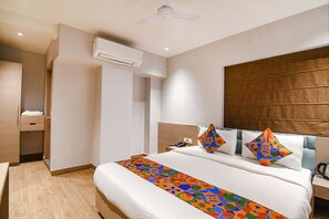 Egyptian cotton sheets, premium bedding, in-room safe