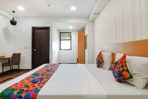 Egyptian cotton sheets, premium bedding, in-room safe - Fabhotel Moro Rohini Sector 11 (New Delhi)