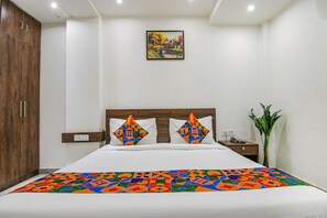 Egyptian cotton sheets, premium bedding, in-room safe - Fabhotel Moro Rohini Sector 4 (New Delhi)
