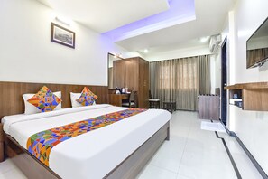 プレミアム ルーム | エジプト綿のシーツ、高級寝具、セーフティボックス (室内)、アイロン / アイロン台