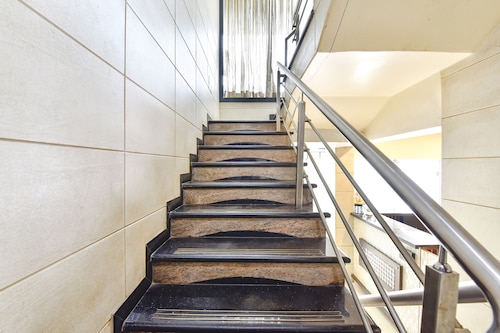 Fabhotel Shakti Palace