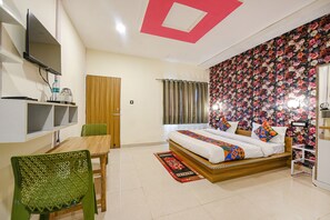 Deluxe Room | Egyptian cotton sheets, premium bedding, in-room safe, free WiFi - Fabhotel Sizzling Resort & Adventure (Dhanaulti)