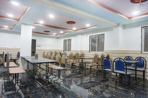 Restaurant - Fabexpress Surya (Rajgurunagar)