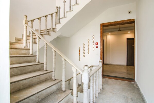 Lobby - Fabhotel Marritt Grand (New Delhi)