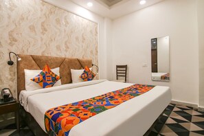 Egyptian cotton sheets, premium bedding, in-room safe, free WiFi - FabHotel Signature Luxe Inn (New Delhi)