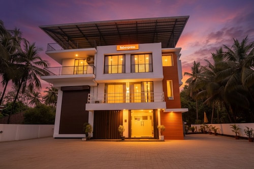 ファブホテル ホリデースイーツ