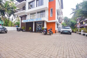 Property entrance - FabHotel Holiday Suites (Benaulim)
