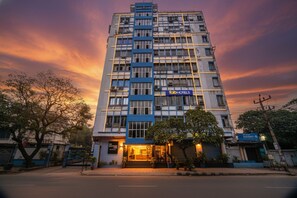 Property entrance - Fabhotel The Hastings Club (Kolkata)