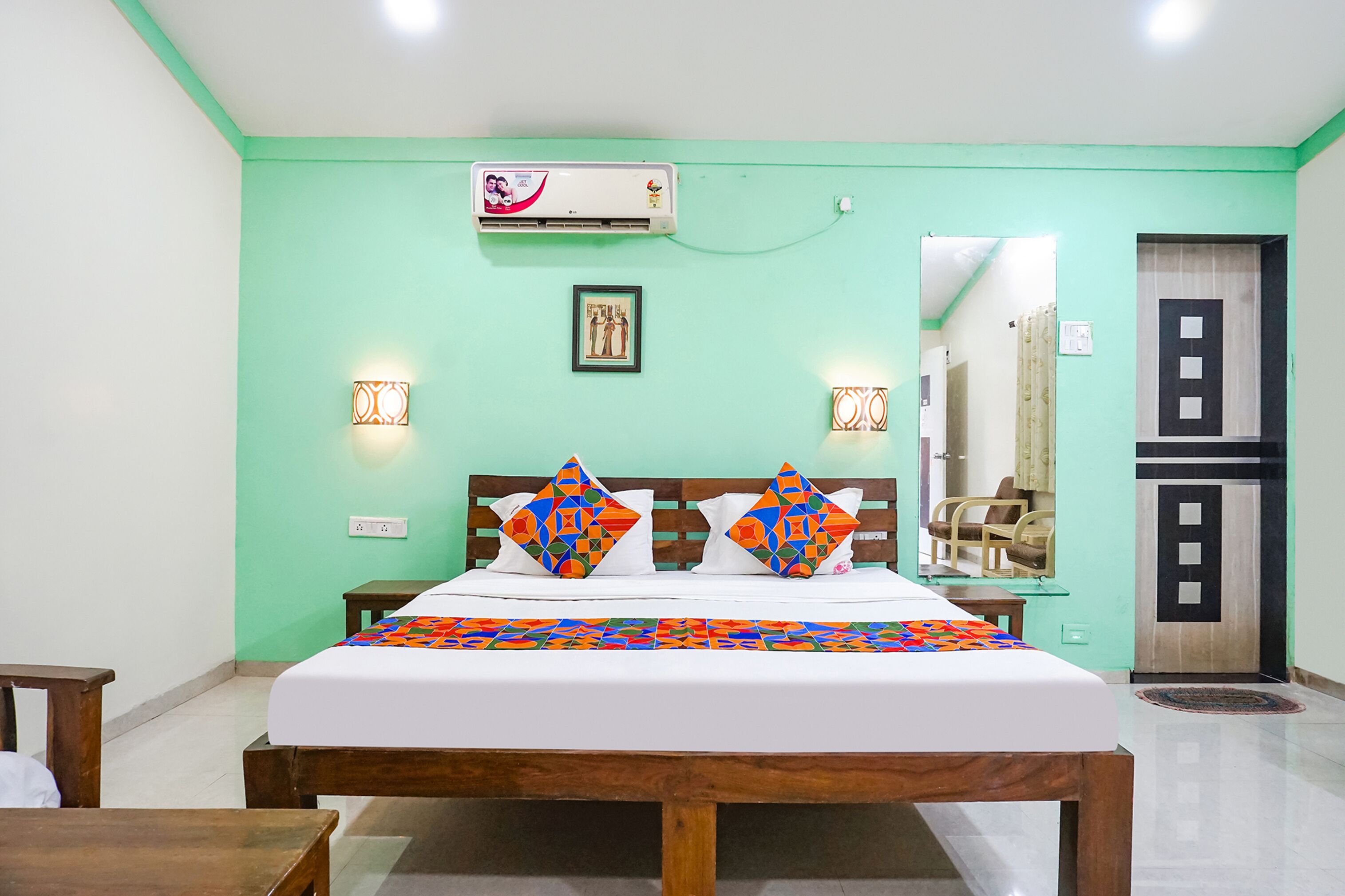 Egyptian cotton sheets, premium bedding, in-room safe
