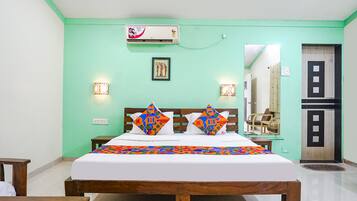 Egyptian cotton sheets, premium bedding, in-room safe