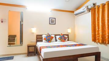 Egyptian cotton sheets, premium bedding, in-room safe
