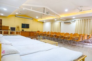 Meeting facility - Fabhotel Vishwakirti Agri (Parner)