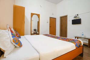 Egyptian cotton sheets, premium bedding, in-room safe, free WiFi