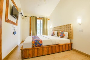 Deluxe Room | Egyptian cotton sheets, premium bedding, in-room safe, free WiFi - Fabhotel Grand Royal Palms (Benaulim)