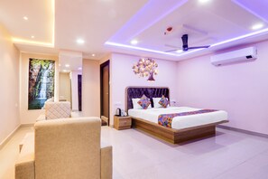 Egyptian cotton sheets, premium bedding, in-room safe, soundproofing