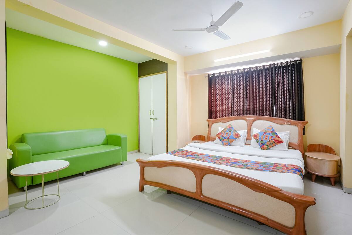 Family Room | Egyptian cotton sheets, premium bedding, in-room safe, WiFi (free)