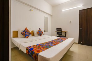 Egyptian cotton sheets, premium bedding, in-room safe, free WiFi - Fabhotel Saubhagya Elite (Nashik)