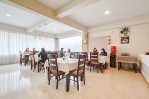 Restaurant - Fabhotel La Palma Suites (Bengaluru)