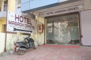 Property entrance - FabHotel Magadh Crystal (Muzaffarpur)