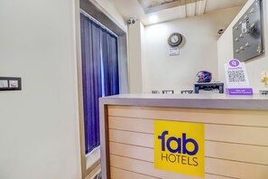 Reception - Fabhotel Be Happy (Agra)