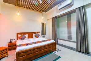 Executive Room - Fabhotel Be Happy (Agra)
