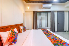 Egyptian cotton sheets, premium bedding, in-room safe, free WiFi - Via Filter Babu (Agra)