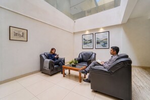 Lobby sitting area - FabHotel Sca (Coimbatore)